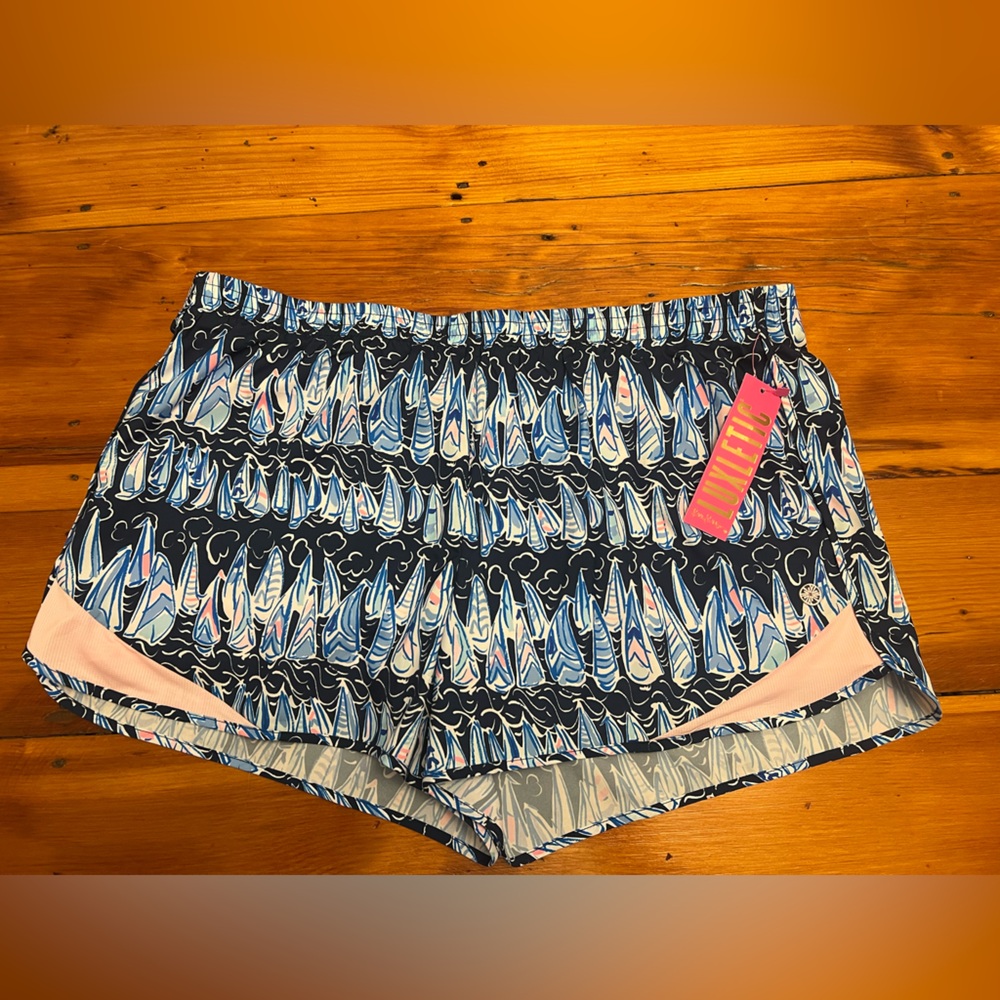 Lilly Pulitzer Luxletic Shorts - Size XL - NWT